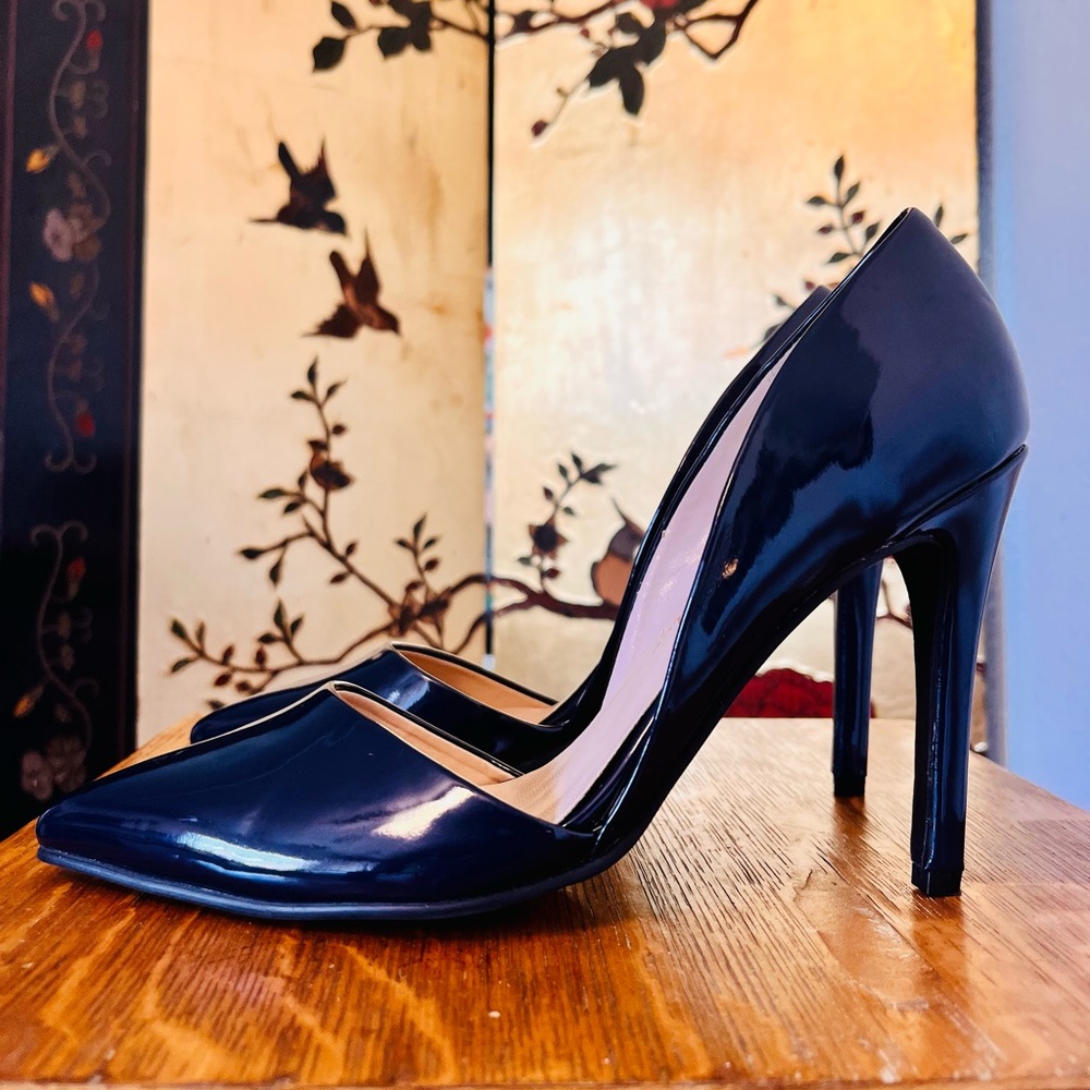 Navy Pointed Toe Pump, Ann Marino, Size 8